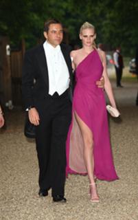 Lara Stone feet photo 13