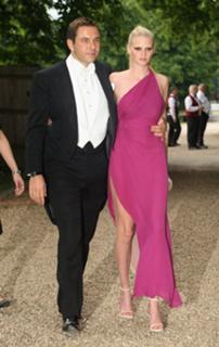 Lara Stone feet photo 11