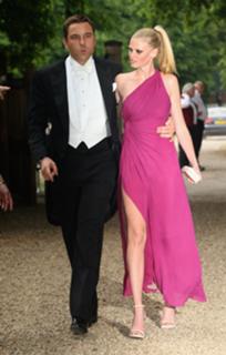 Lara Stone feet photo 10
