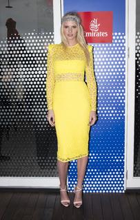 Lara Stone feet photo 16