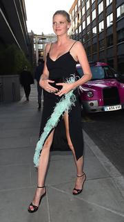 Lara Stone feet photo 14