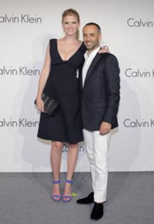 Lara Stone feet photo 18