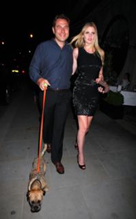 Lara Stone feet photo 5