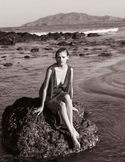 Lara Stone feet photo 2