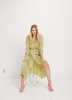 Lara Stone feet photo 15