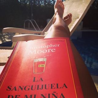 Lara Álvarez feet photo thumbnail