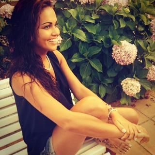 Lara Álvarez feet photo thumbnail