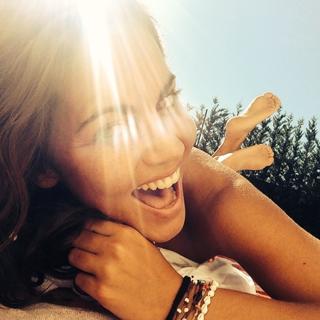 Lara Álvarez feet photo thumbnail