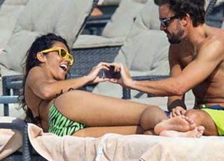 Lara Álvarez feet photo thumbnail