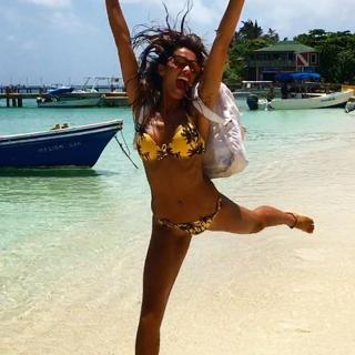 Lara Álvarez feet photo thumbnail