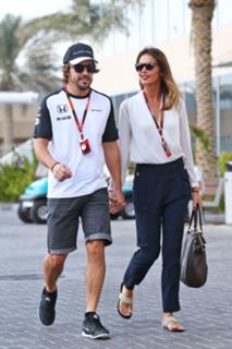 Lara Álvarez feet photo thumbnail