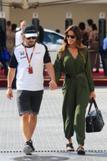 Lara Álvarez feet photo thumbnail