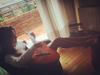 Lara Álvarez feet photo thumbnail