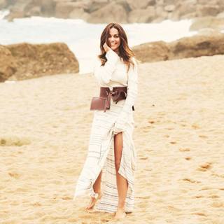 Lara Álvarez feet photo thumbnail