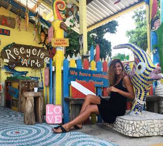 Lara Álvarez feet photo thumbnail