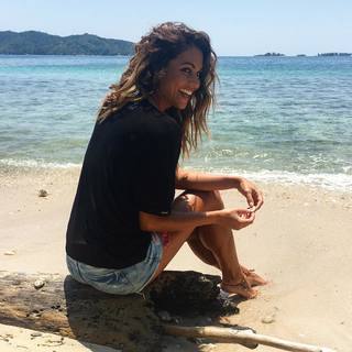 Lara Álvarez feet photo thumbnail