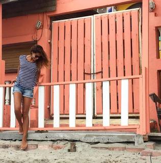 Lara Álvarez feet photo thumbnail