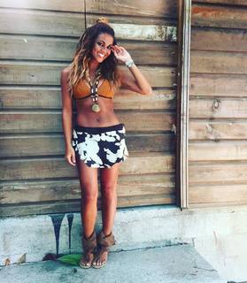 Lara Álvarez feet photo thumbnail