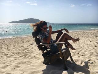 Lara Álvarez feet photo thumbnail