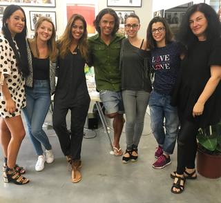 Lara Álvarez feet photo thumbnail