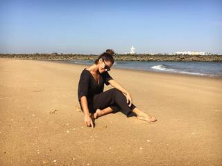 Lara Álvarez feet photo thumbnail