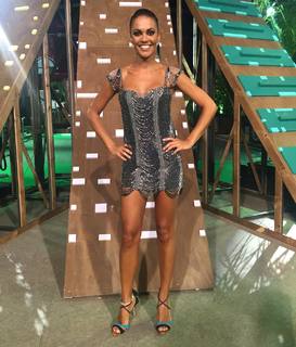 Lara Álvarez feet photo thumbnail