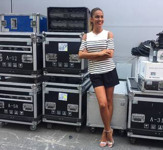 Lara Álvarez feet photo thumbnail