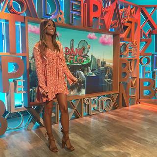 Lara Álvarez feet photo thumbnail