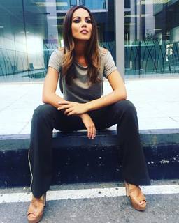 Lara Álvarez feet photo thumbnail