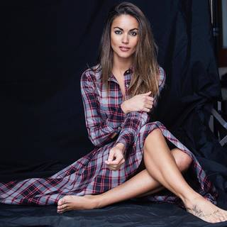 Lara Álvarez feet photo thumbnail