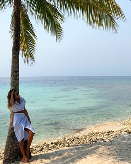 Lara Álvarez feet photo thumbnail