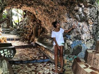 Lara Álvarez feet photo thumbnail