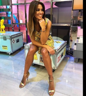 Lara Álvarez feet photo thumbnail