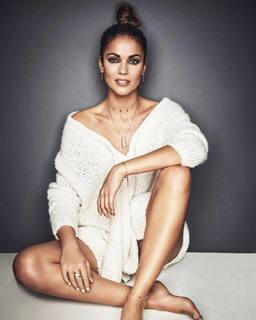 Lara Álvarez feet photo thumbnail