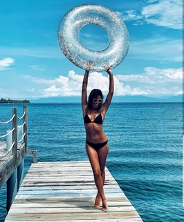 Lara Álvarez feet photo thumbnail