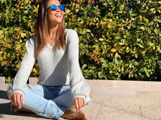 Lara Álvarez feet photo thumbnail