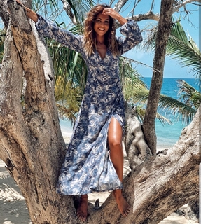 Lara Álvarez feet photo thumbnail