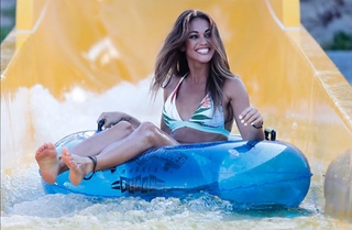 Lara Álvarez feet photo thumbnail