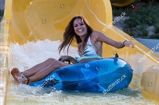 Lara Álvarez feet photo thumbnail