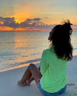 Lara Álvarez feet photo thumbnail