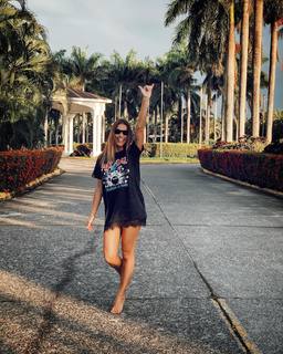 Lara Álvarez feet photo thumbnail