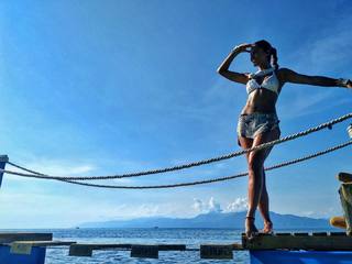 Lara Álvarez feet photo thumbnail