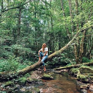 Lara Álvarez feet photo thumbnail