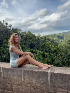Lara Álvarez feet photo 1