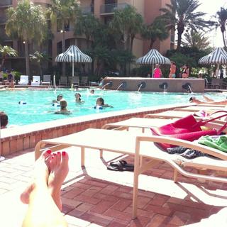 Lari Venâncio feet photo thumbnail