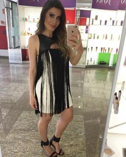 Lari Venâncio feet photo thumbnail