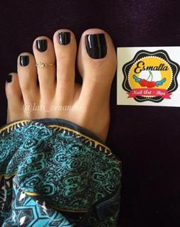 Lari Venâncio feet photo thumbnail