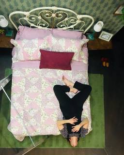 Larisa Oleynik feet photo thumbnail