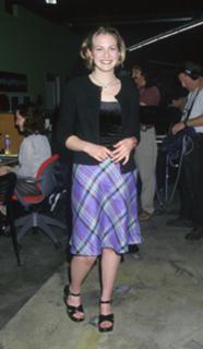 Larisa Oleynik feet photo thumbnail