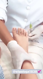 Larissa Manoela feet photo thumbnail